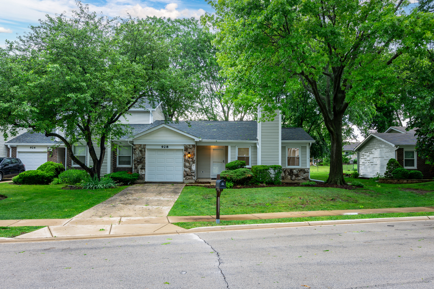 928 COLONY LAKE Drive