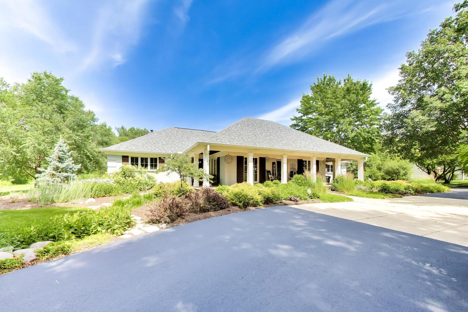 38W064 Tanglewood Drive