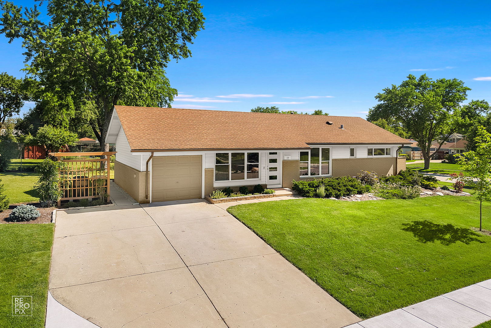 580 NEWARK Lane
