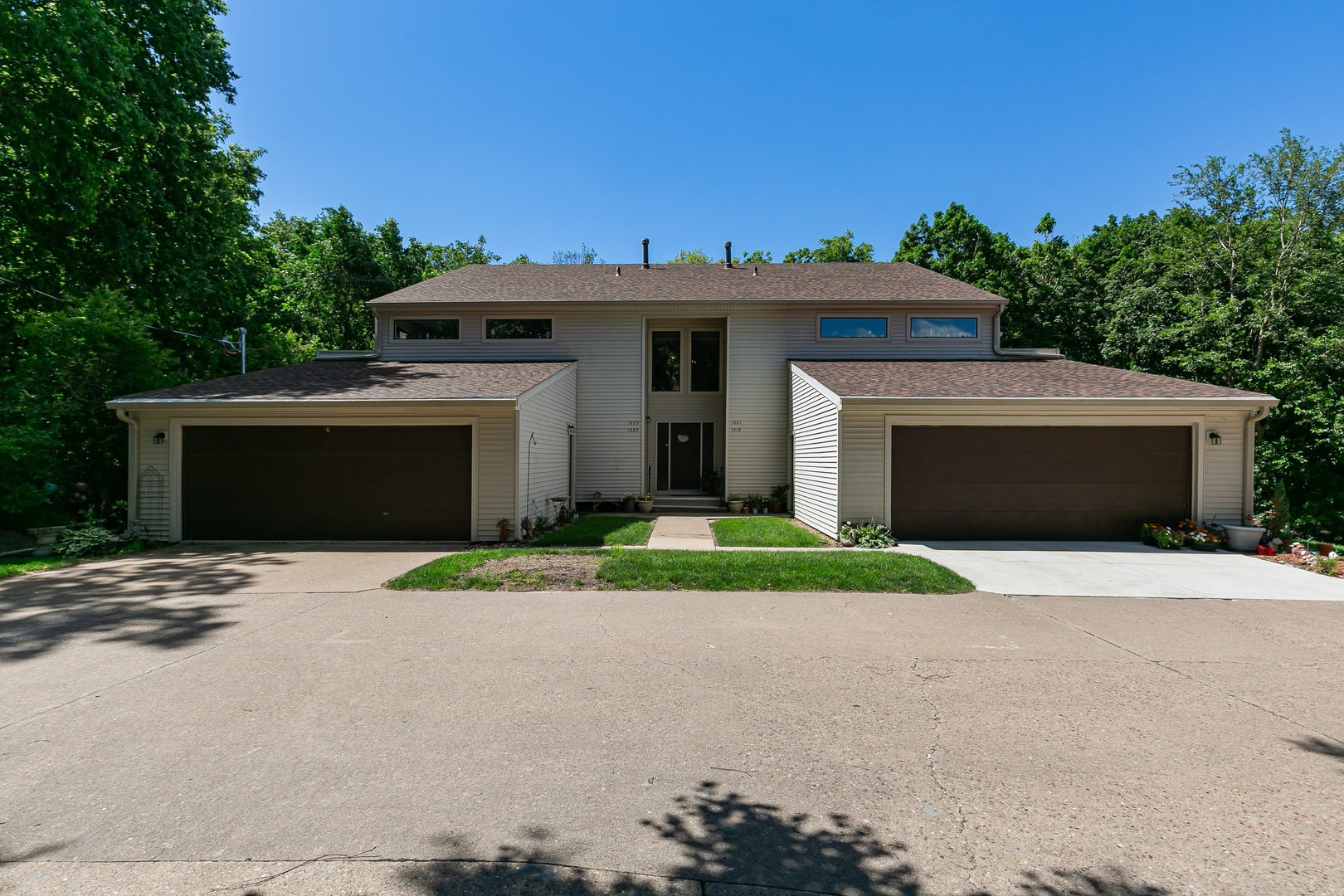 1225 35th Street Drive