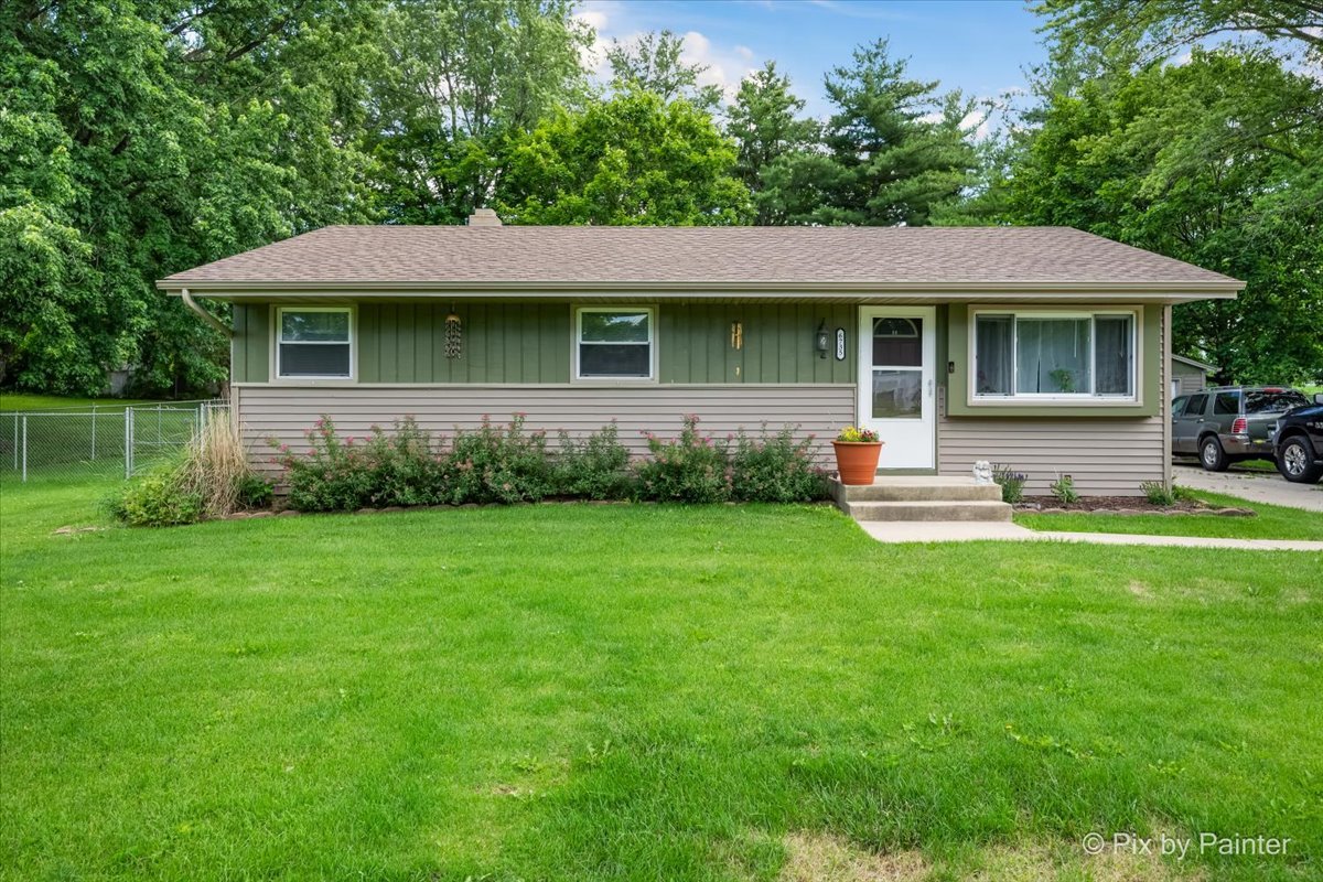 6735 Country Lane