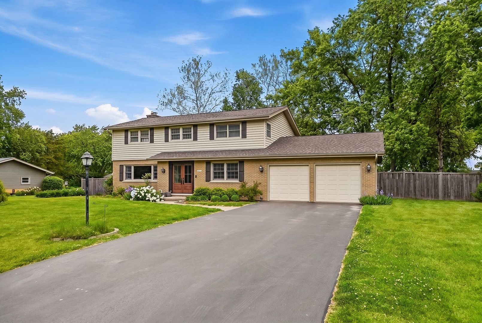 28W118 Hillview Drive