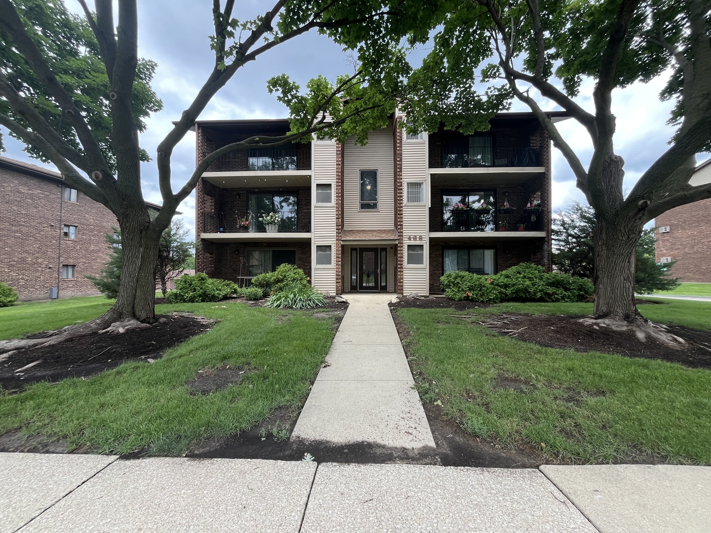 468 Valley Drive