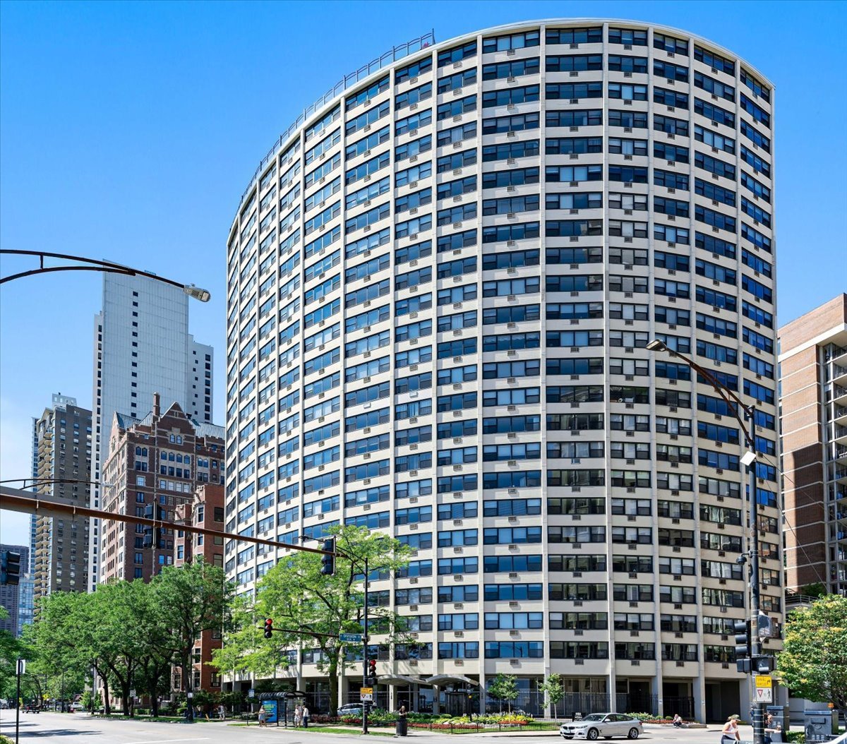 1150 Lake Shore Drive