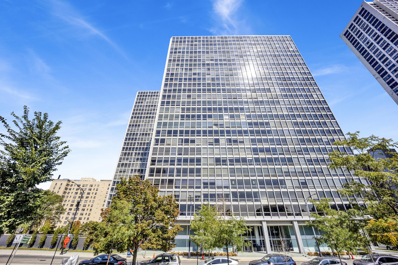 330 DIVERSEY Parkway