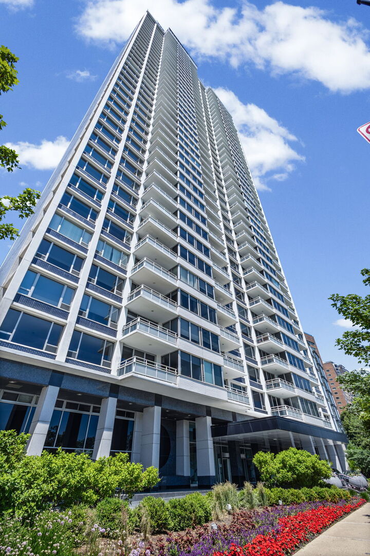 1300 Lake Shore Drive