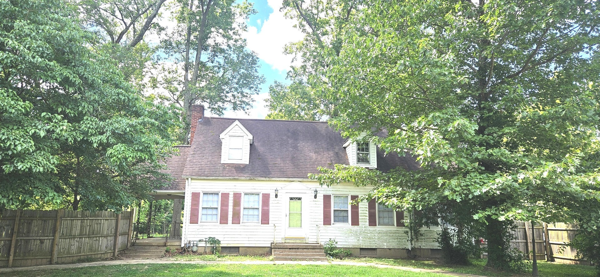 2883 Illinois Avenue