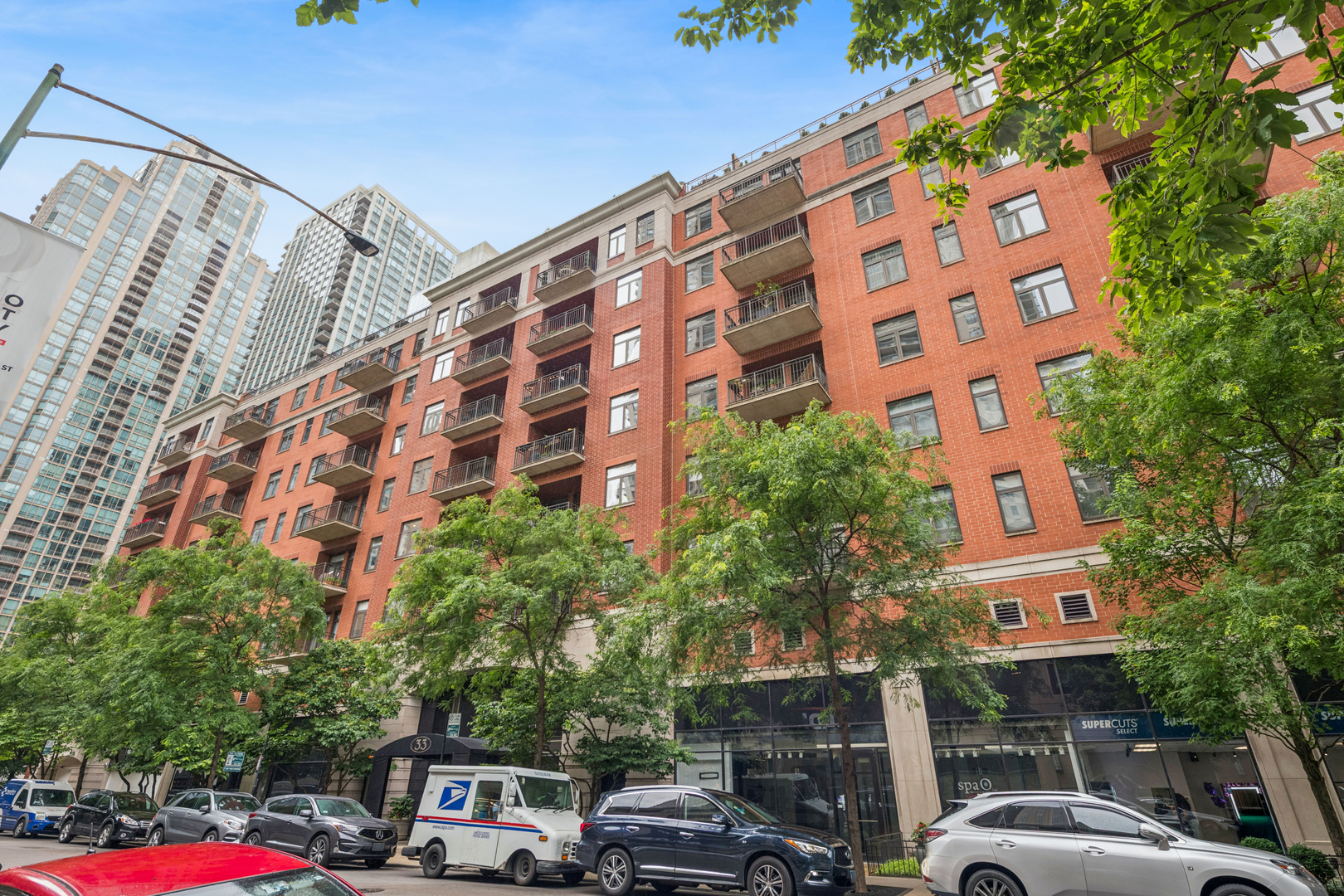 33 HURON Street