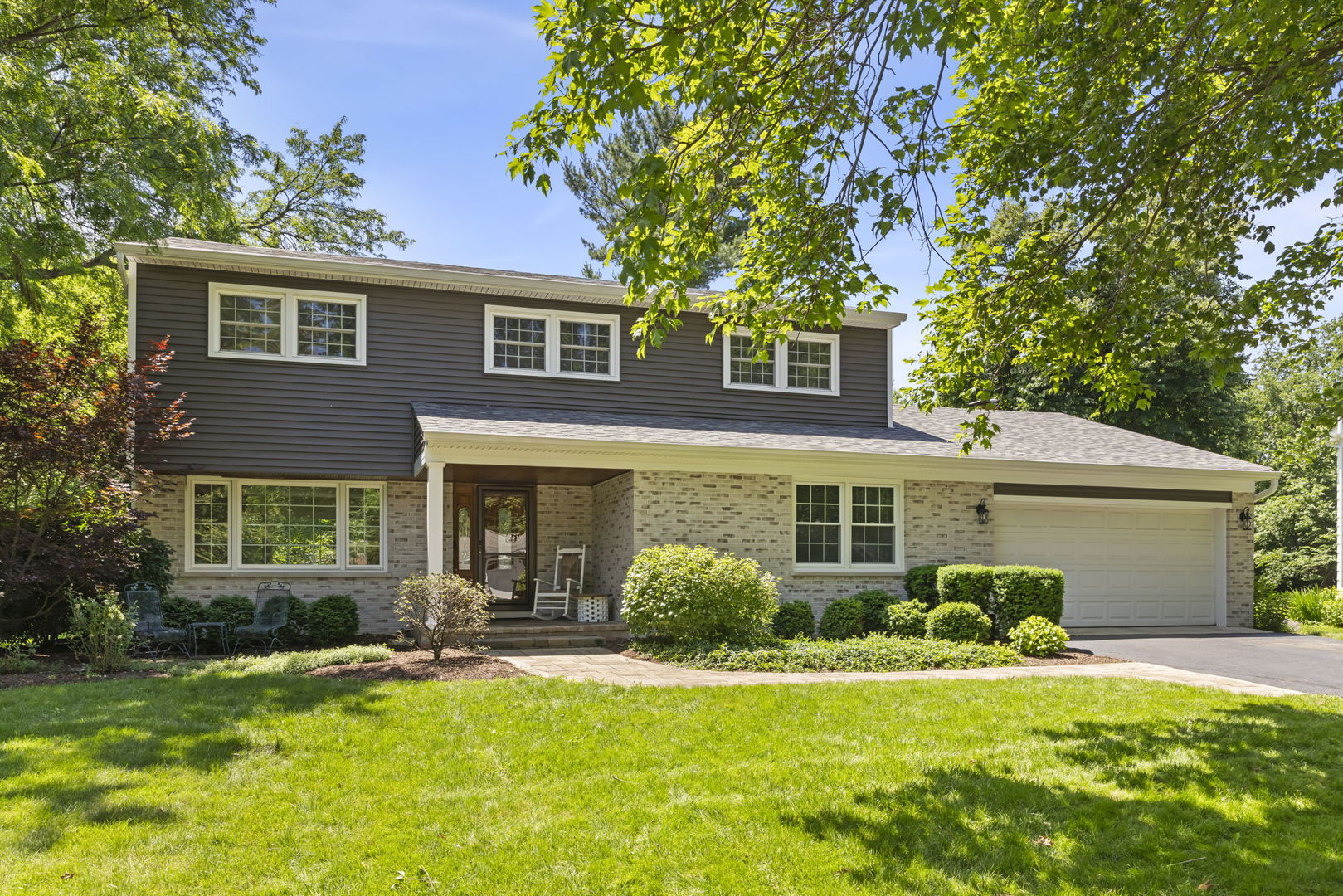 26W257 Blackhawk Drive