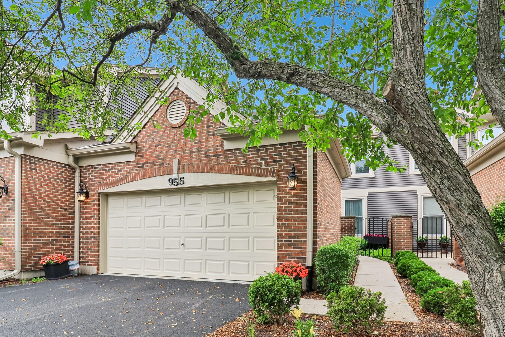 955 Heathrow Lane