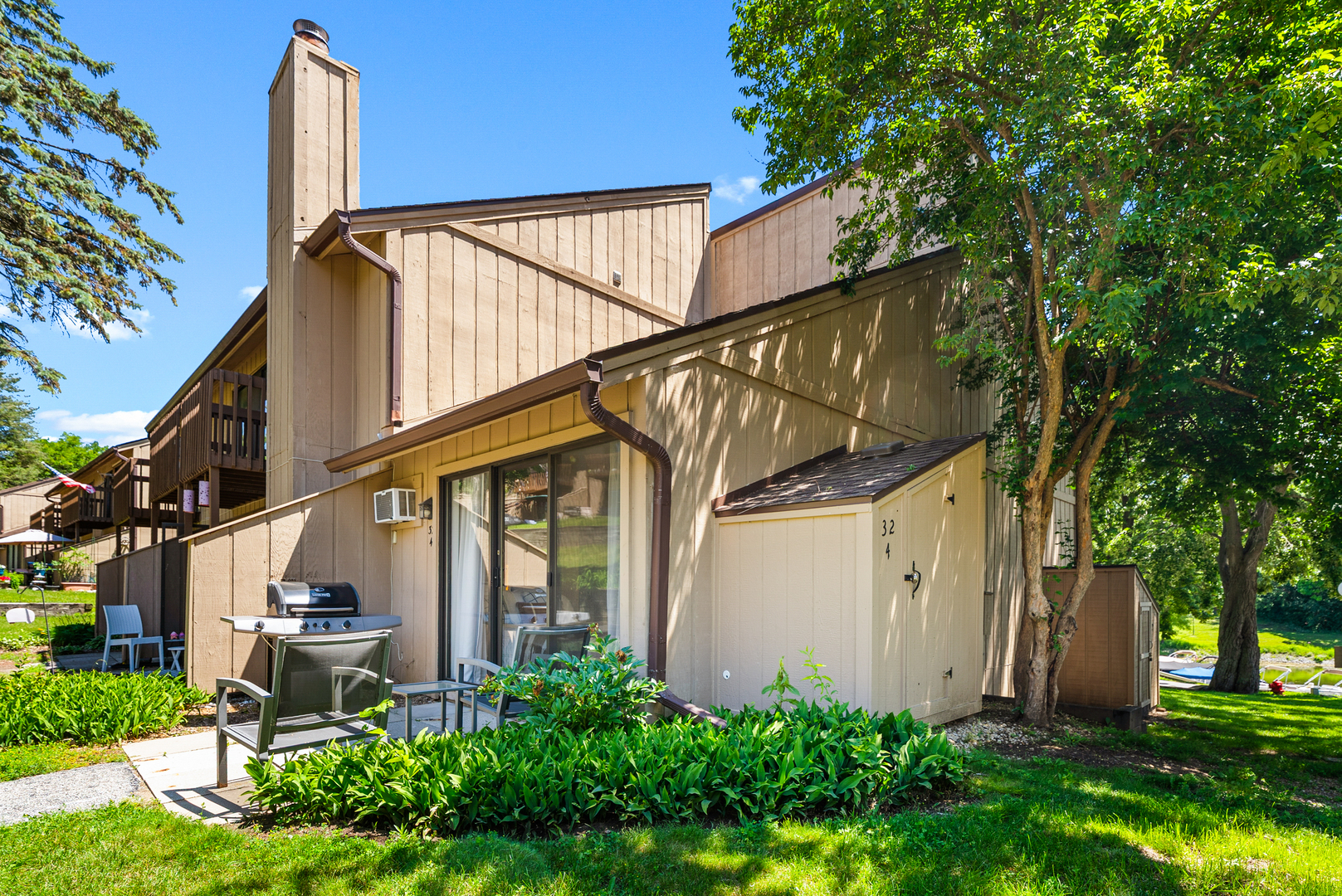 32 Montego Colony