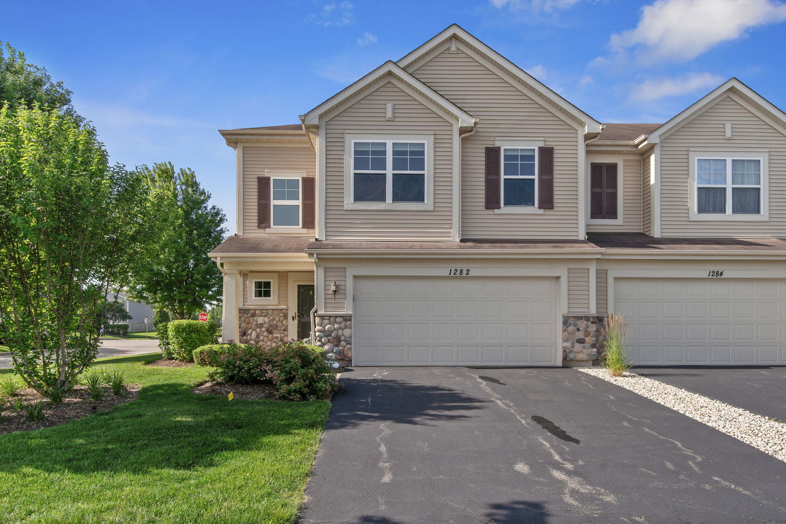 1282 Newport Circle