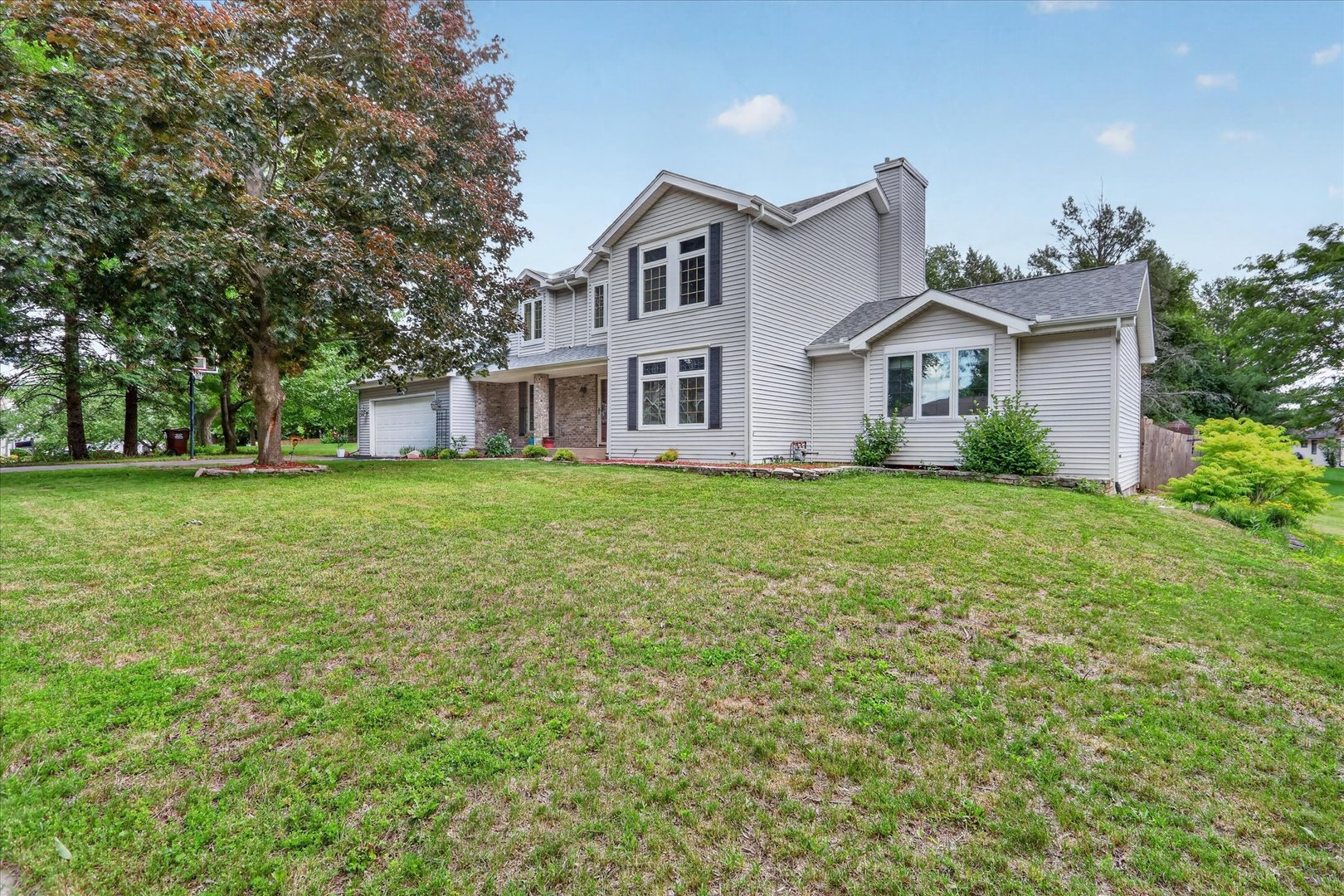 1585 Marshfield Drive