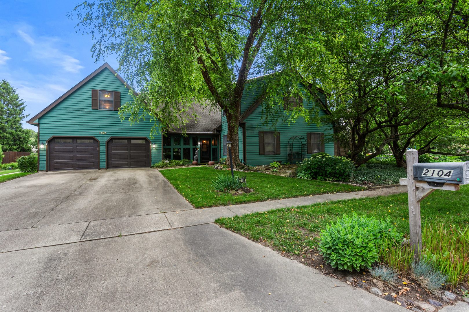 2104 Doubletree Lane