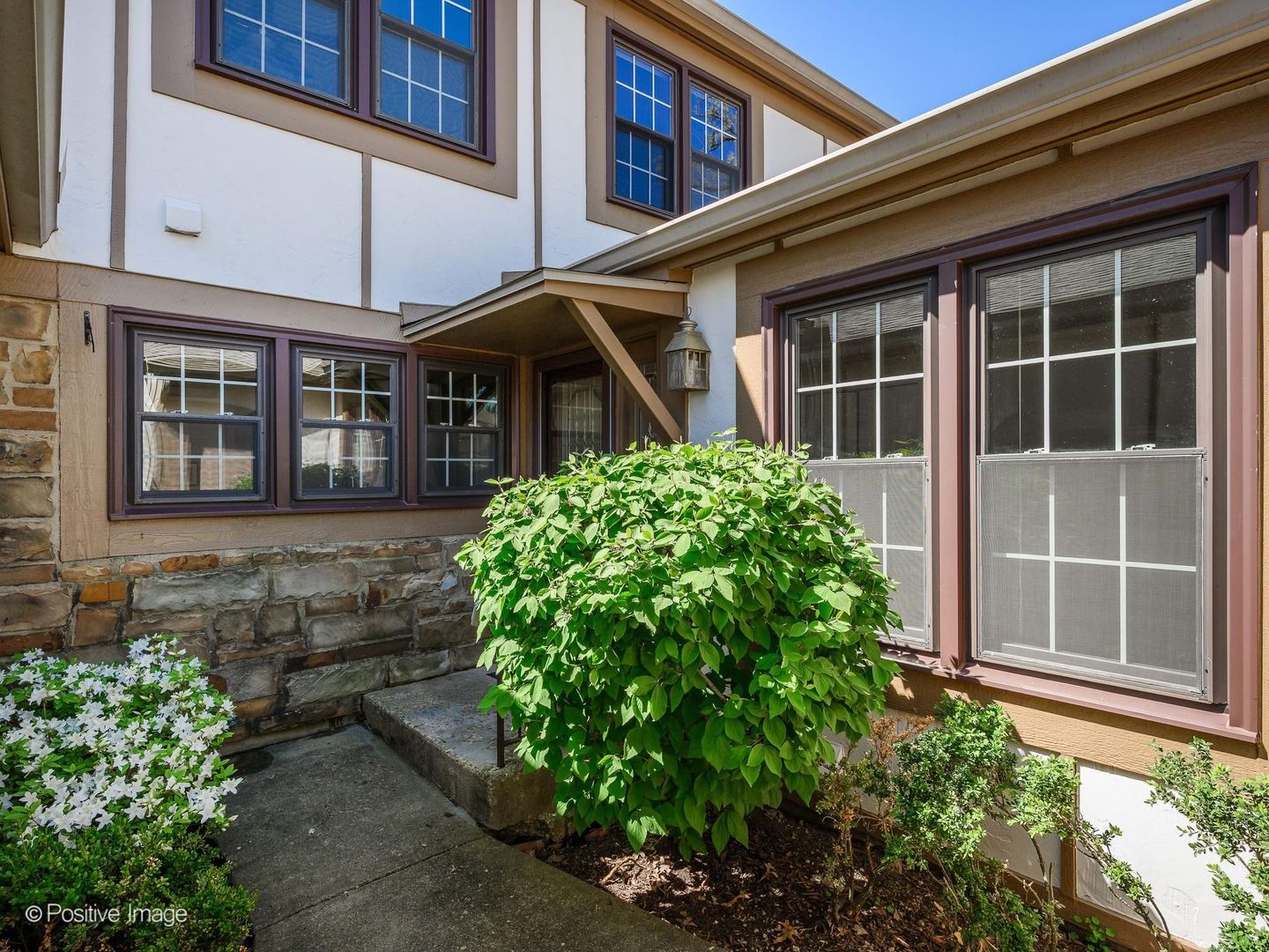 1150 Oakview Drive