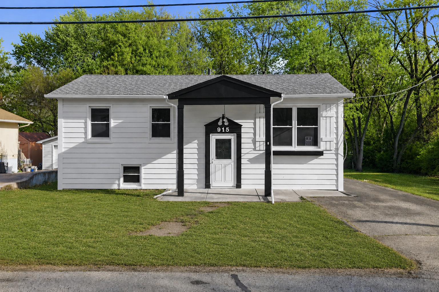 915 Mayfield Drive