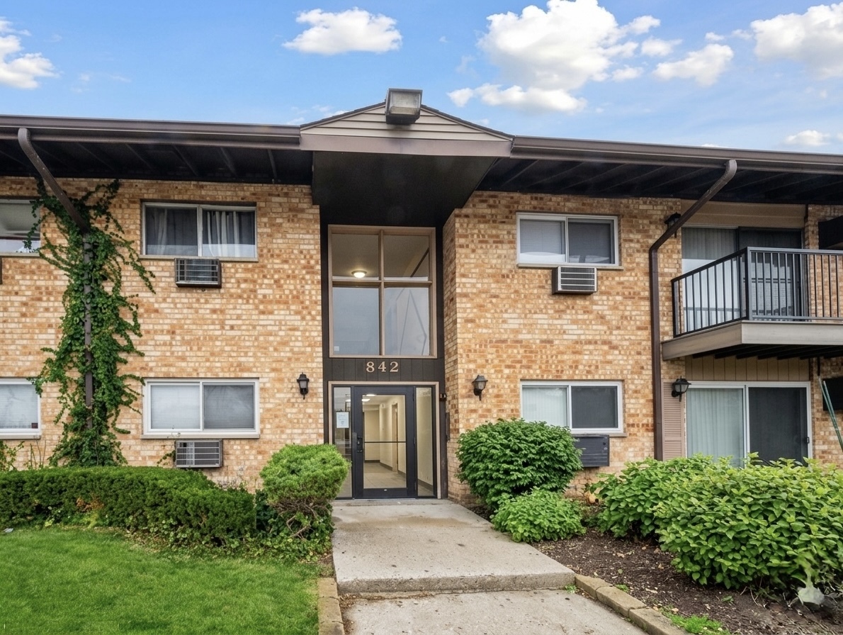 842 Old Willow Road