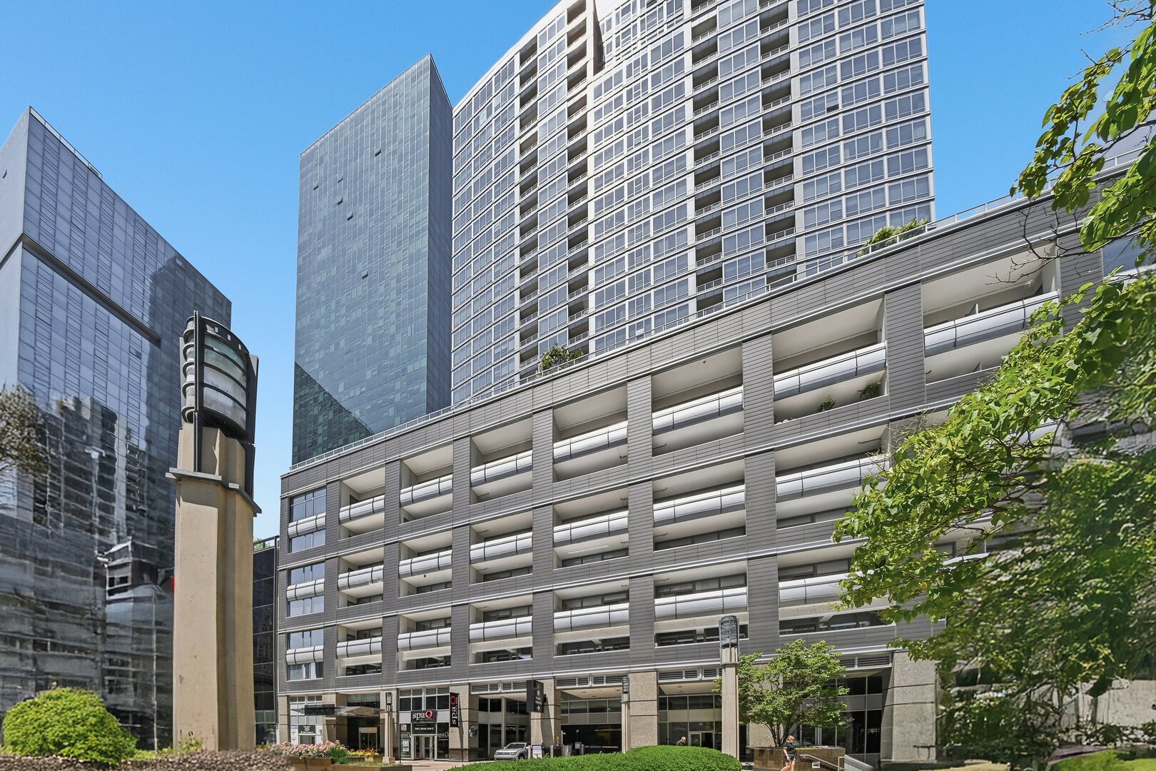 240 Illinois Street