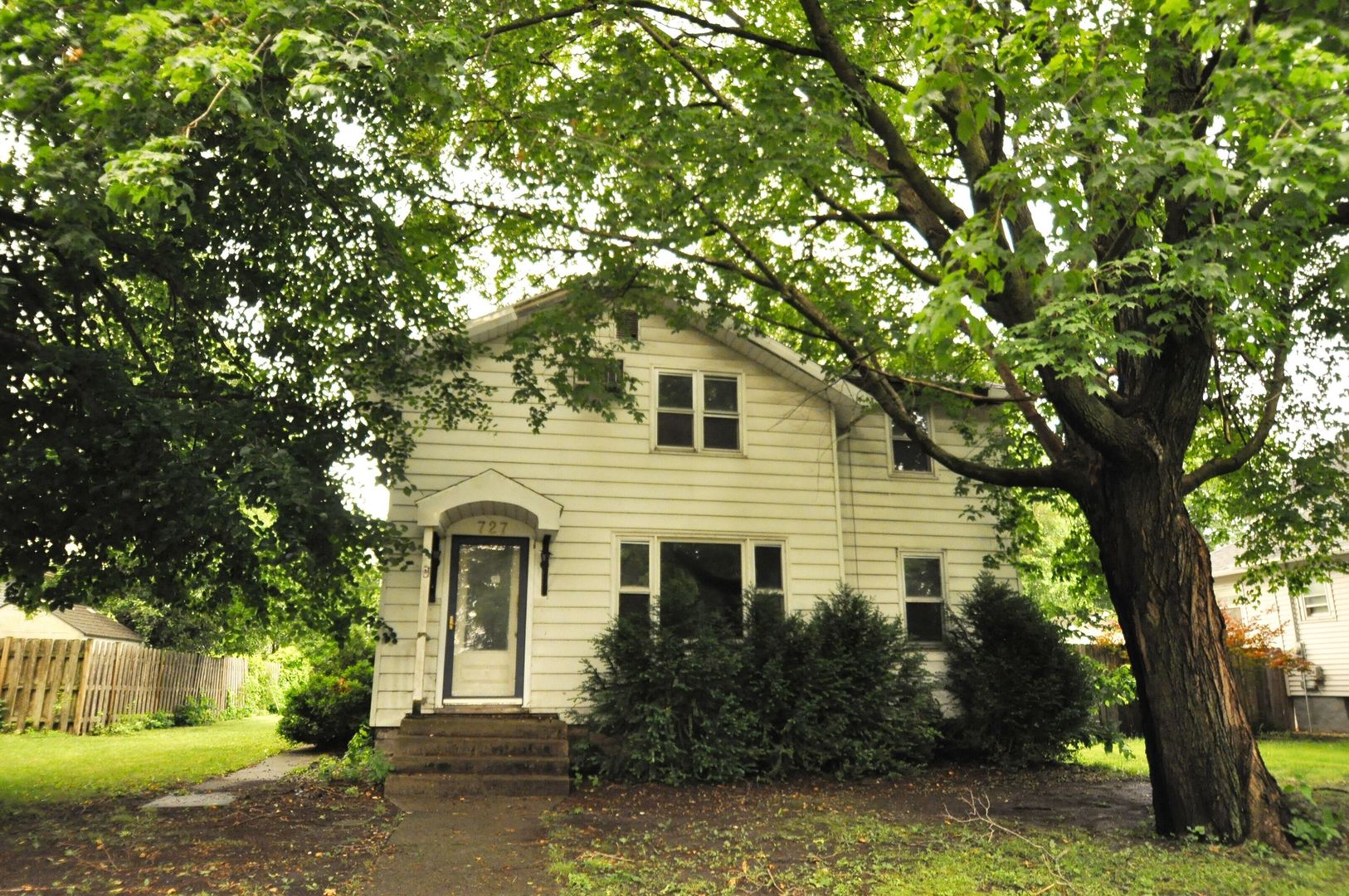 727 Chapel Street
