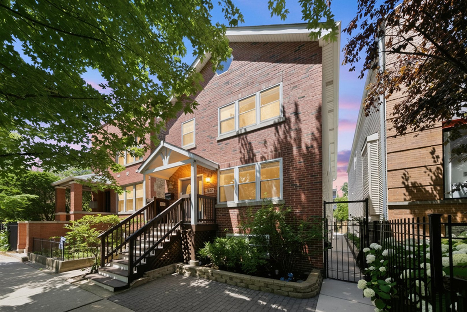 2112 Superior Street