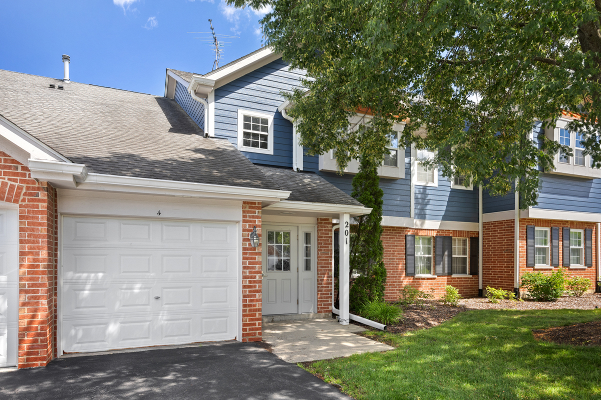 201 charleston Court