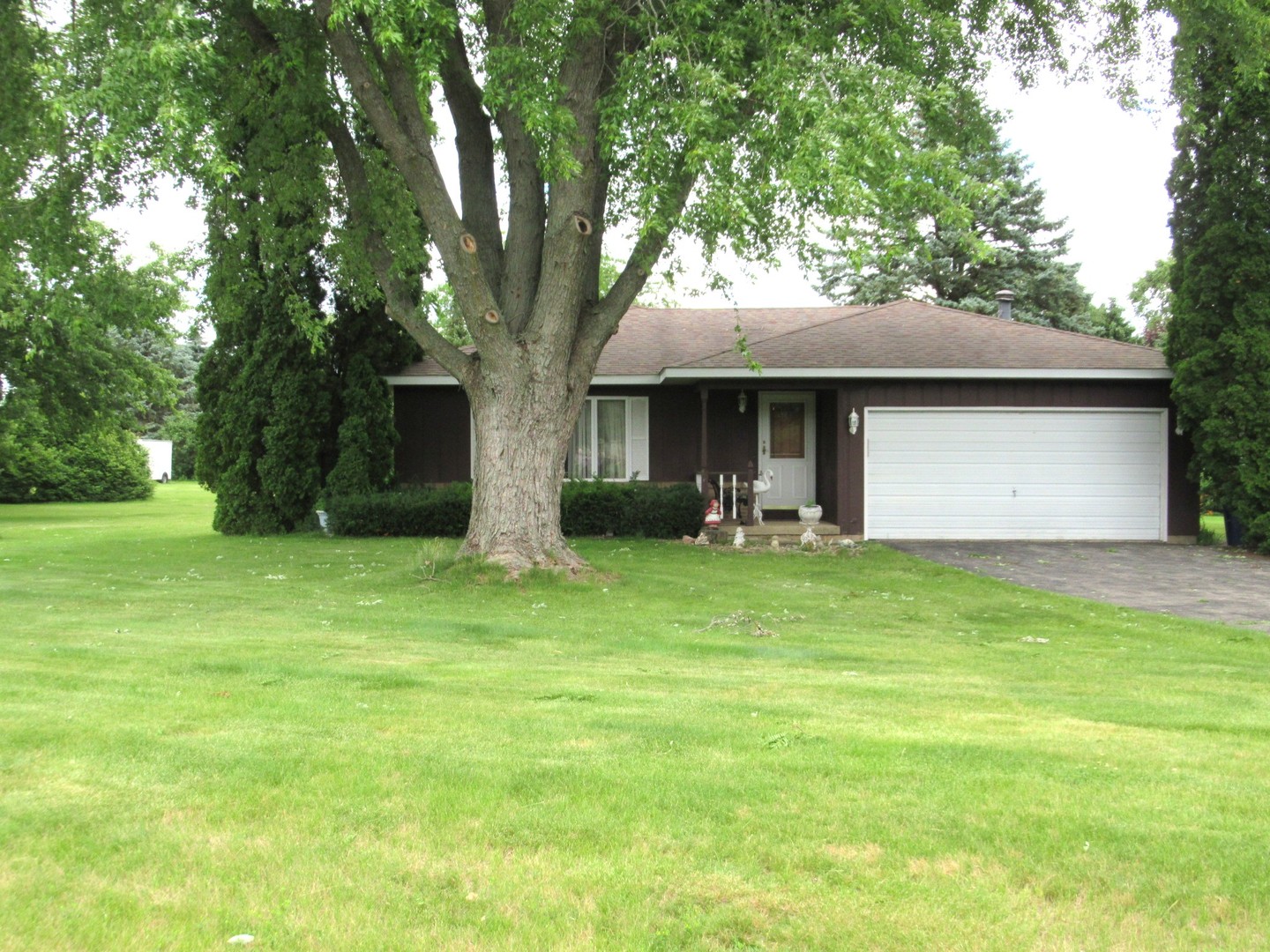 1N321 Country Life Drive