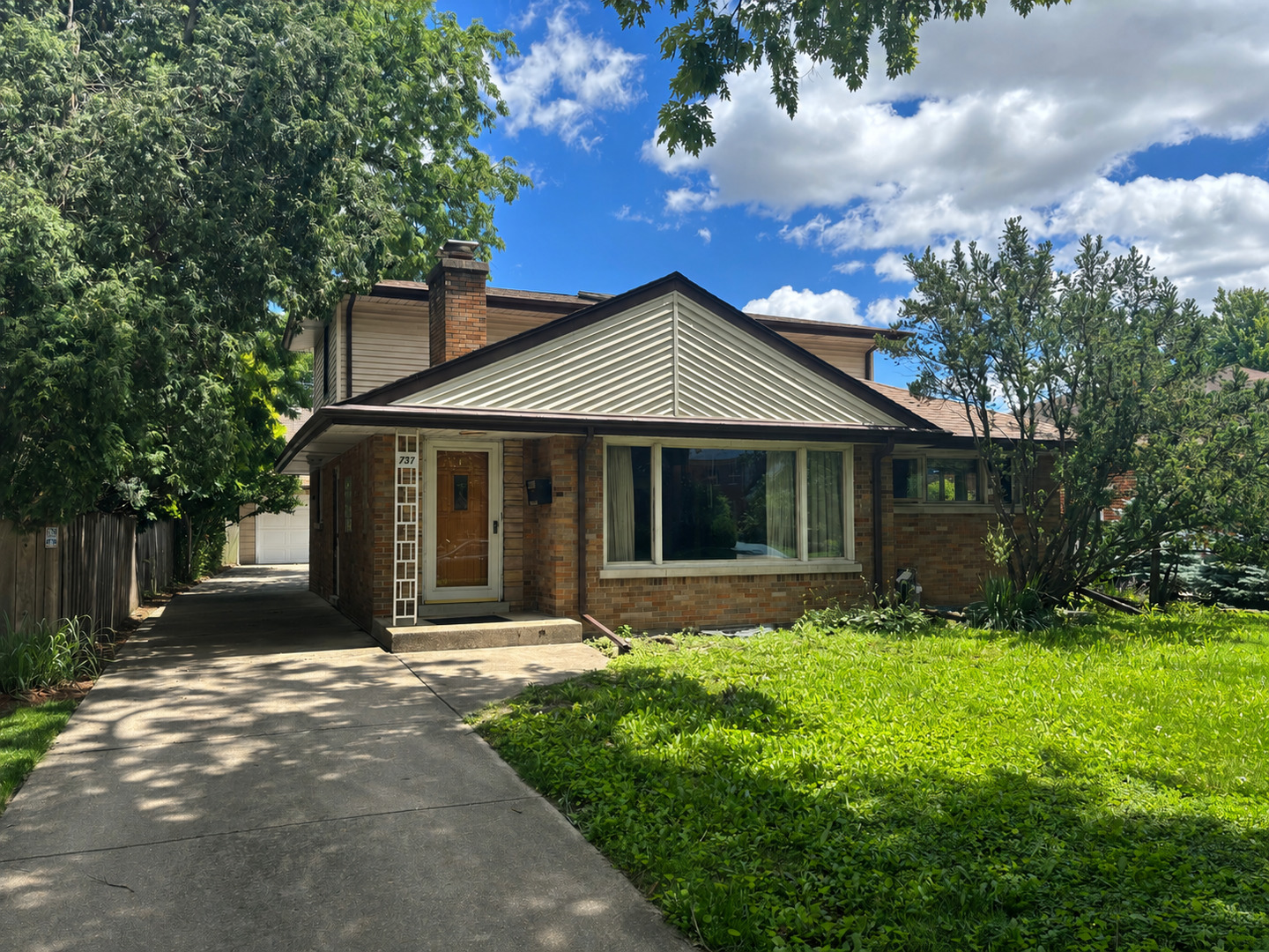 737 Forestview Avenue