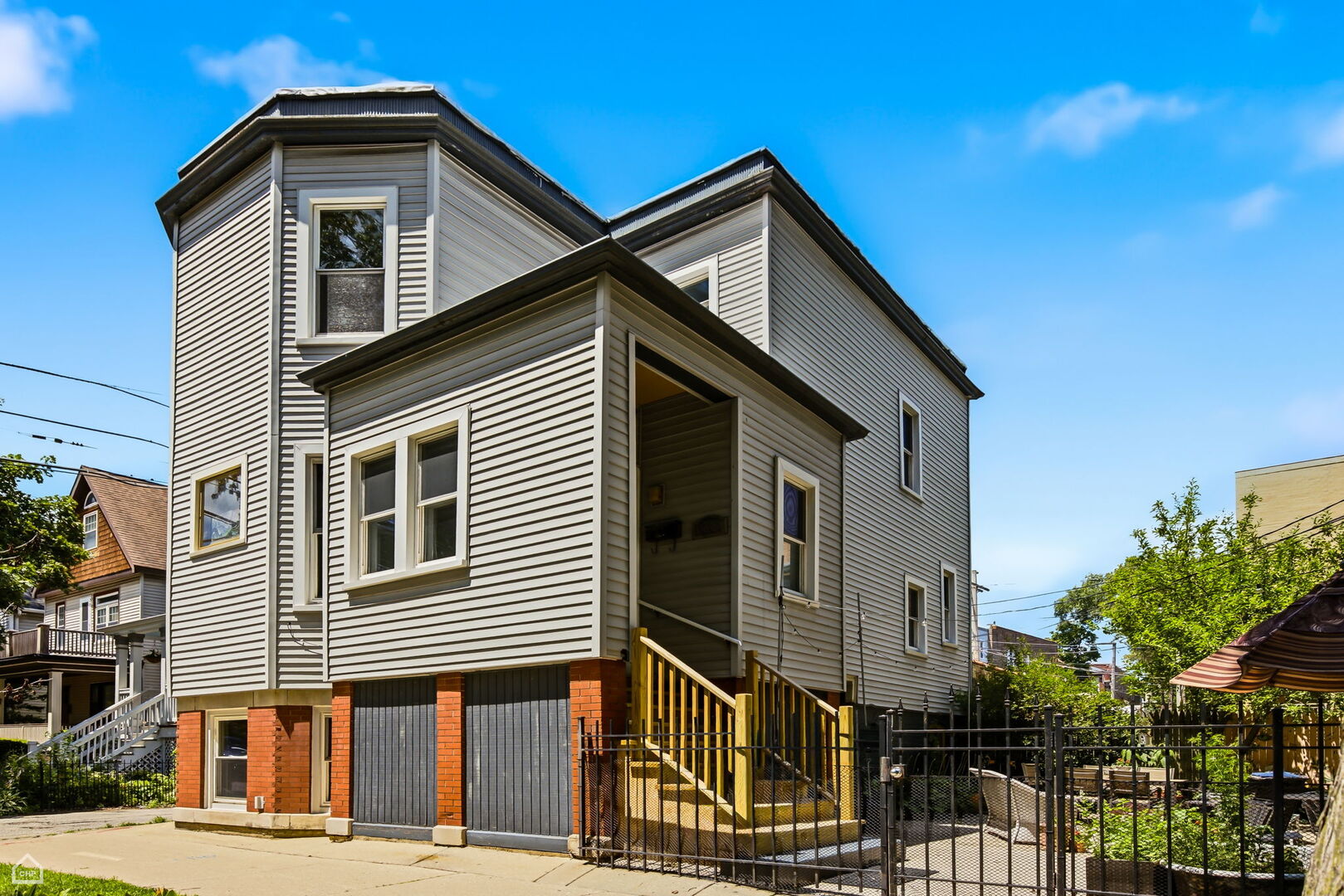 1244 ARDMORE Avenue