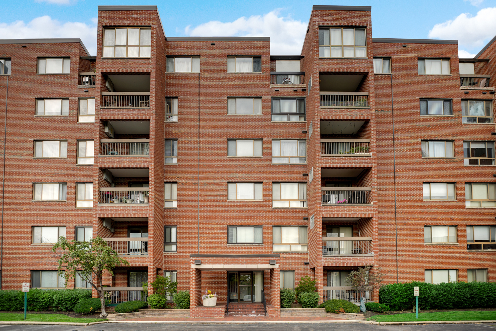 600 Naples Court
