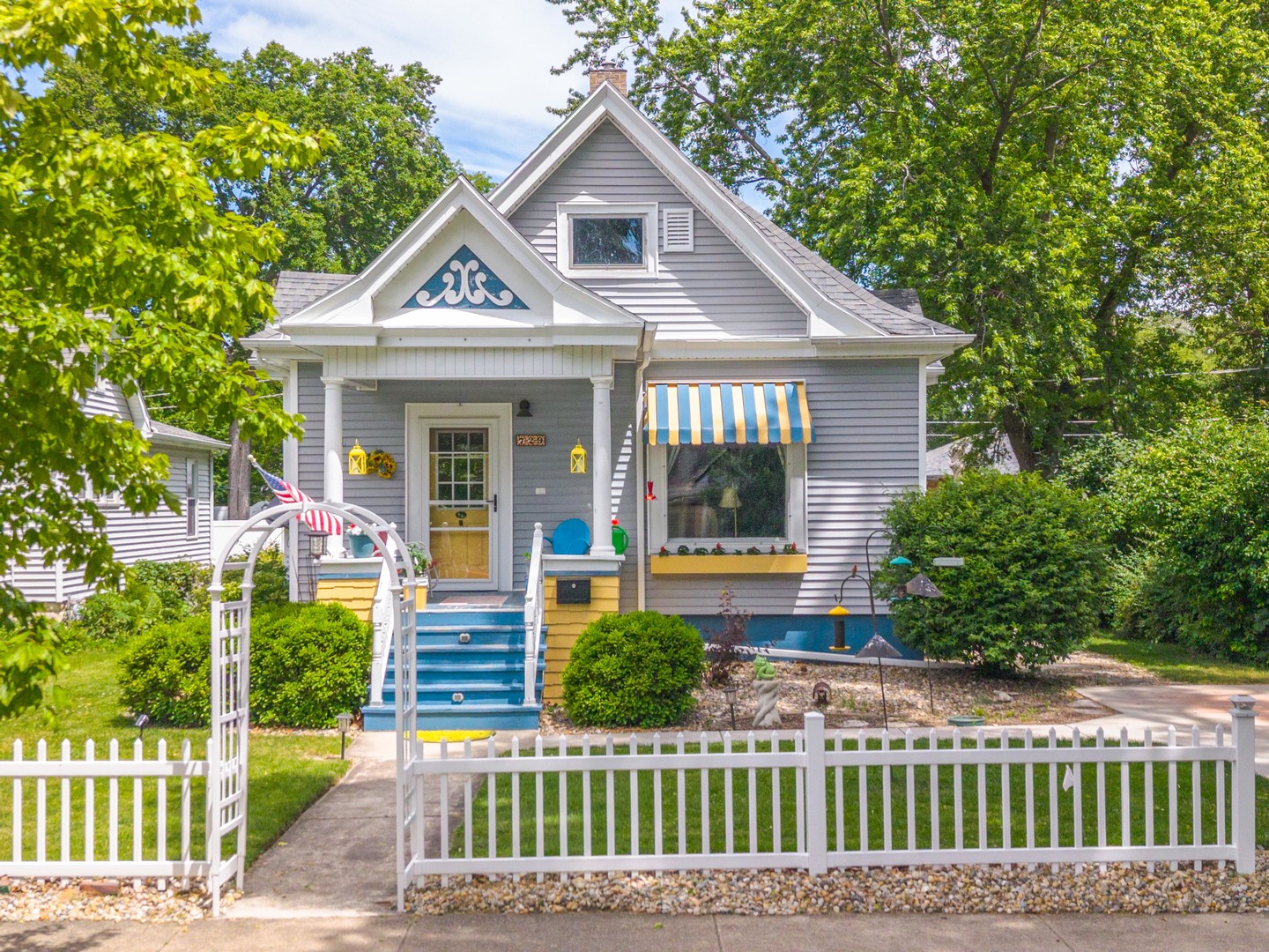 729 Henry Street