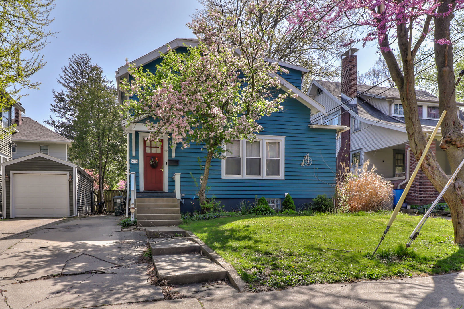 902 ORCHARD Street