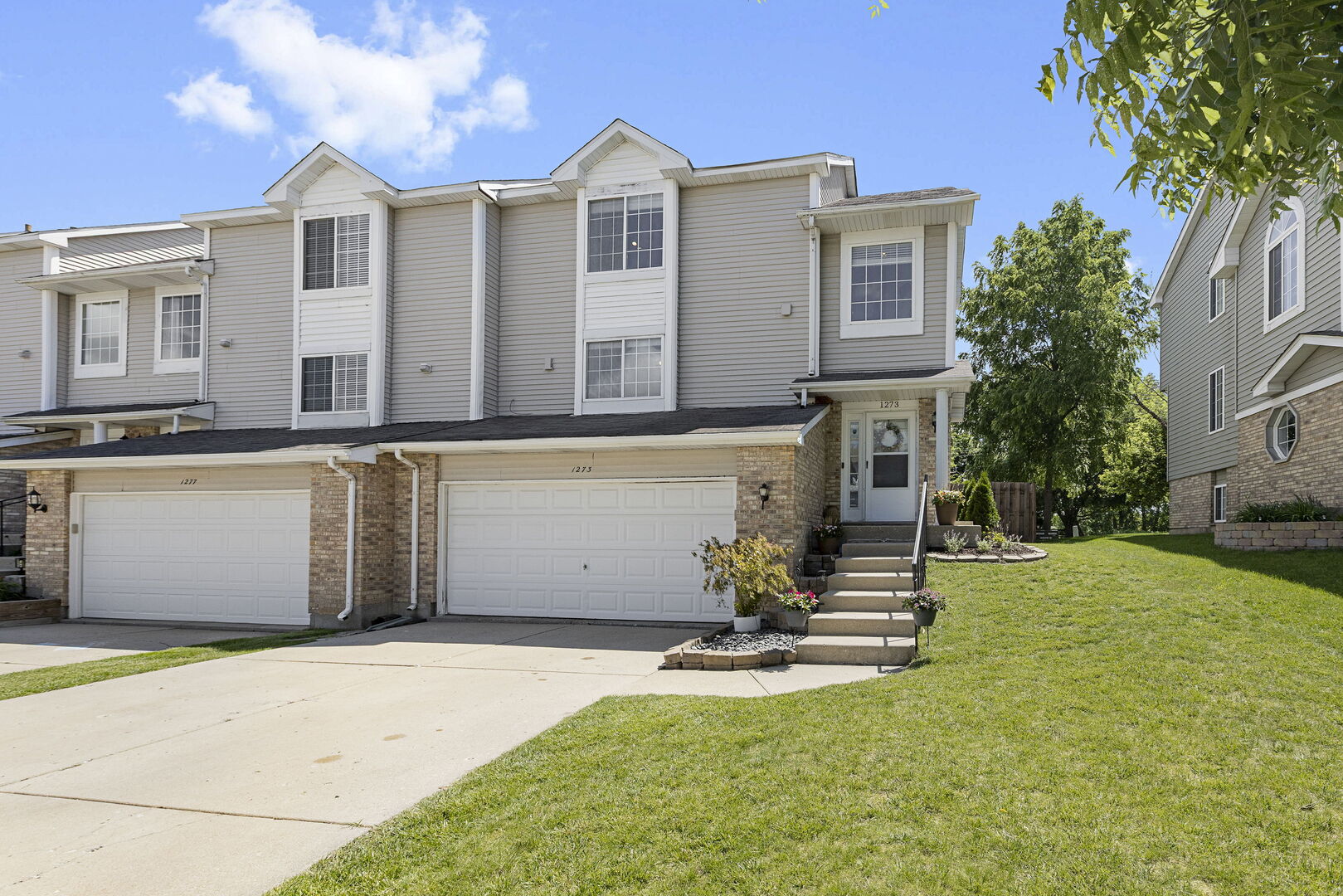 1273 Karyn Lane