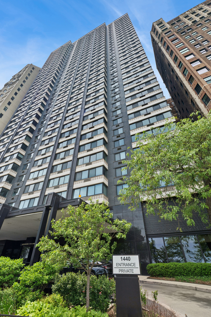 1440 Lake Shore Drive