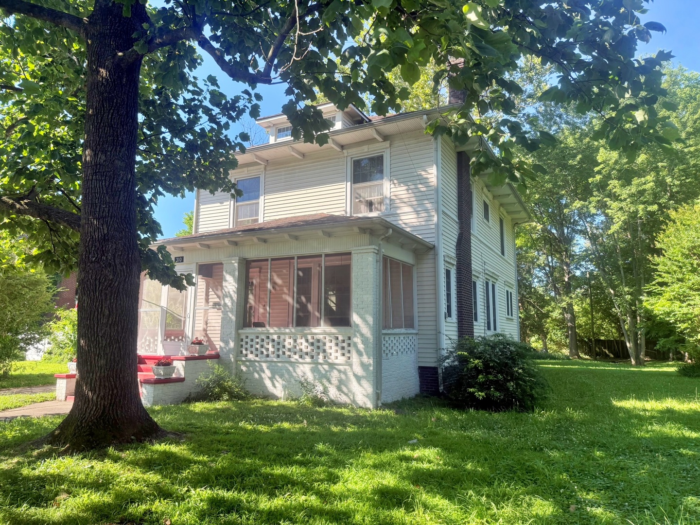 310 E 3rd Street