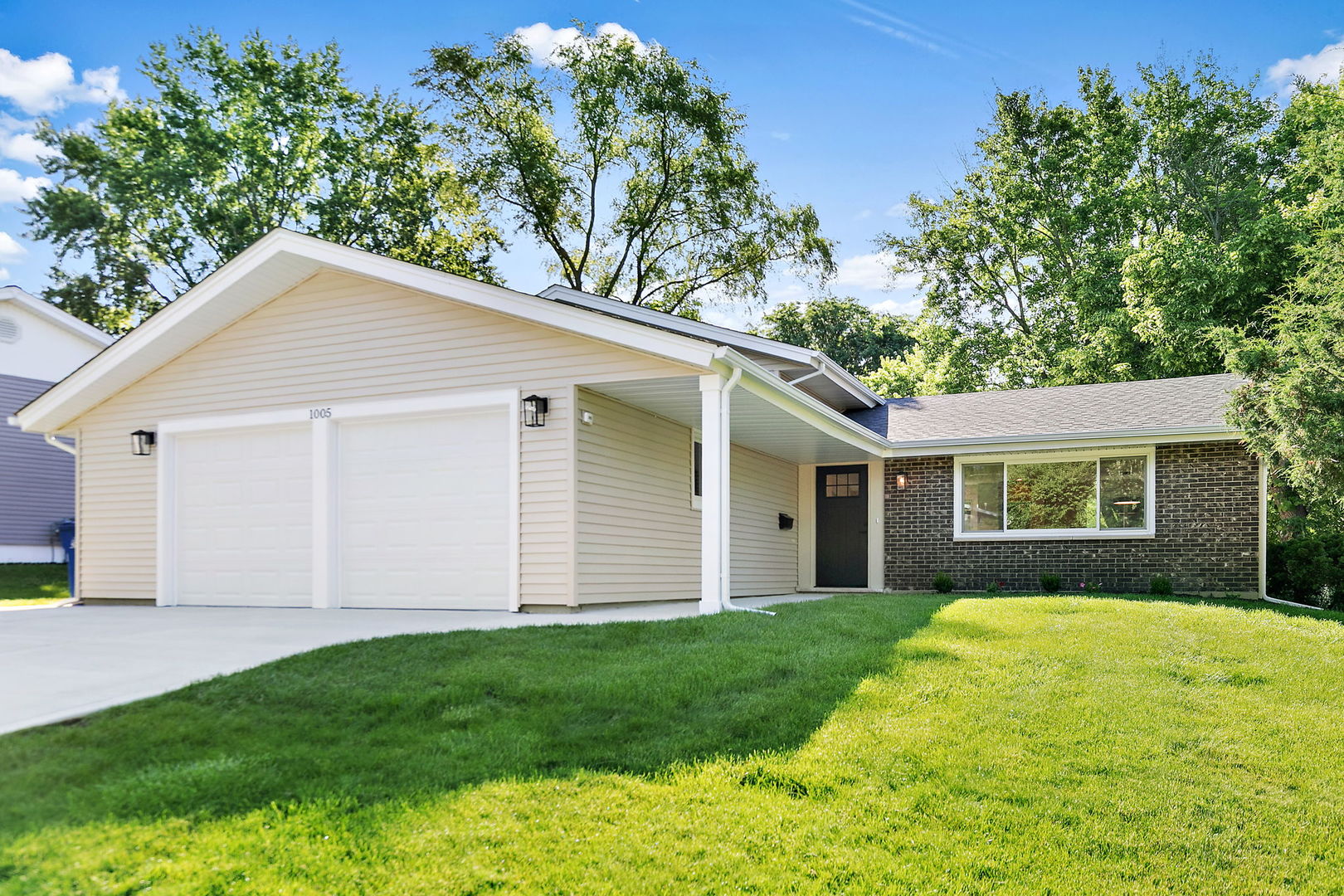 1005 Carlton Lane