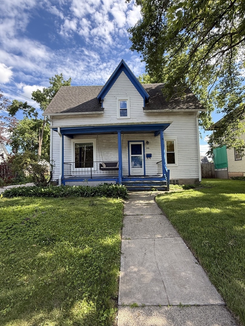 916 Pleasant Street