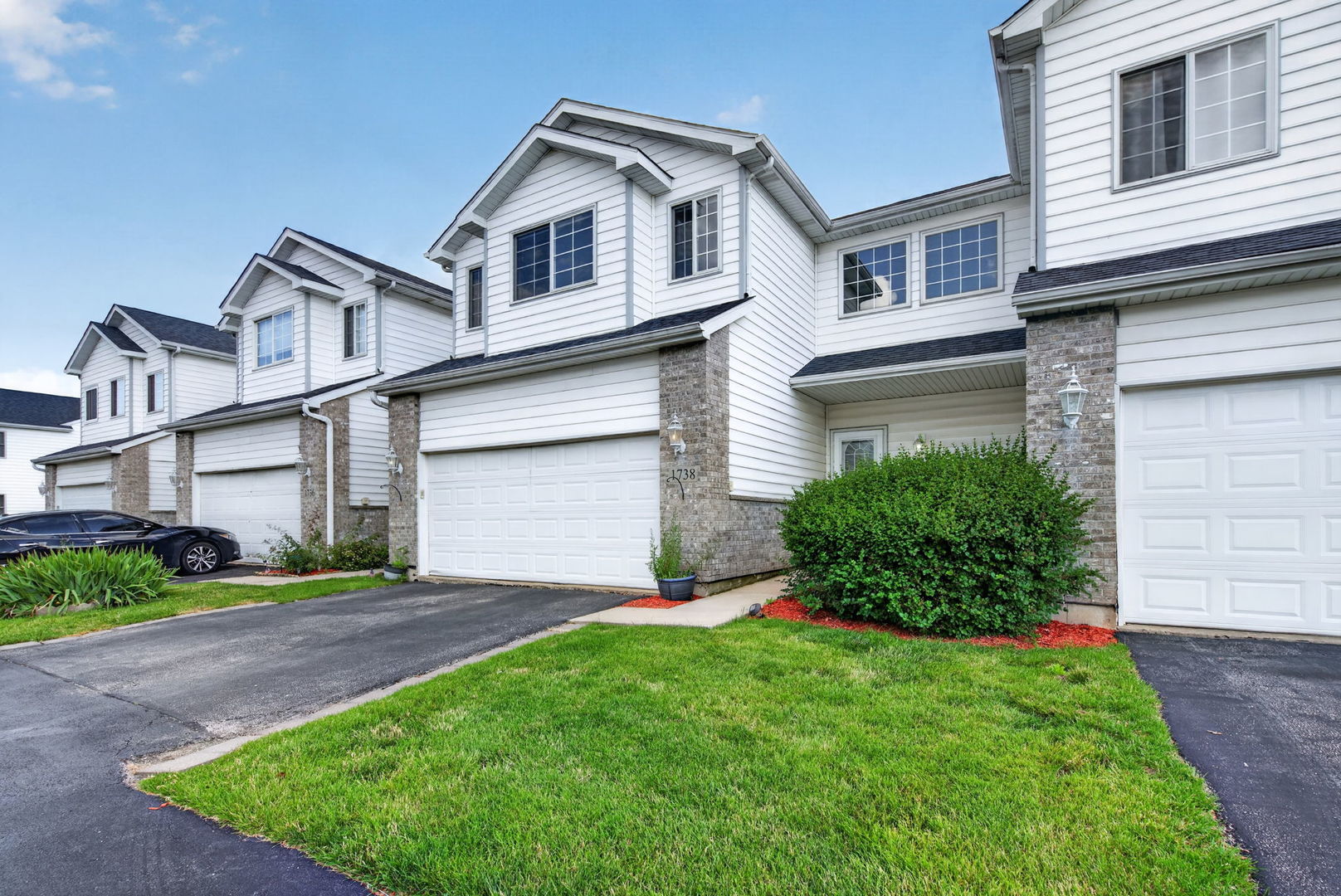 1738 WATERS EDGE Drive