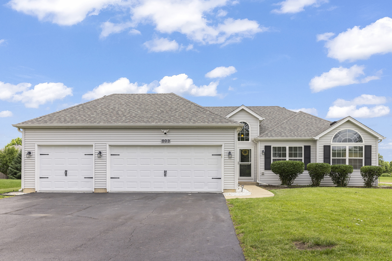 803 Canyon Trail
