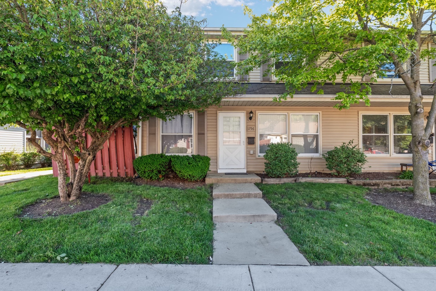 1796 Queensbury Circle