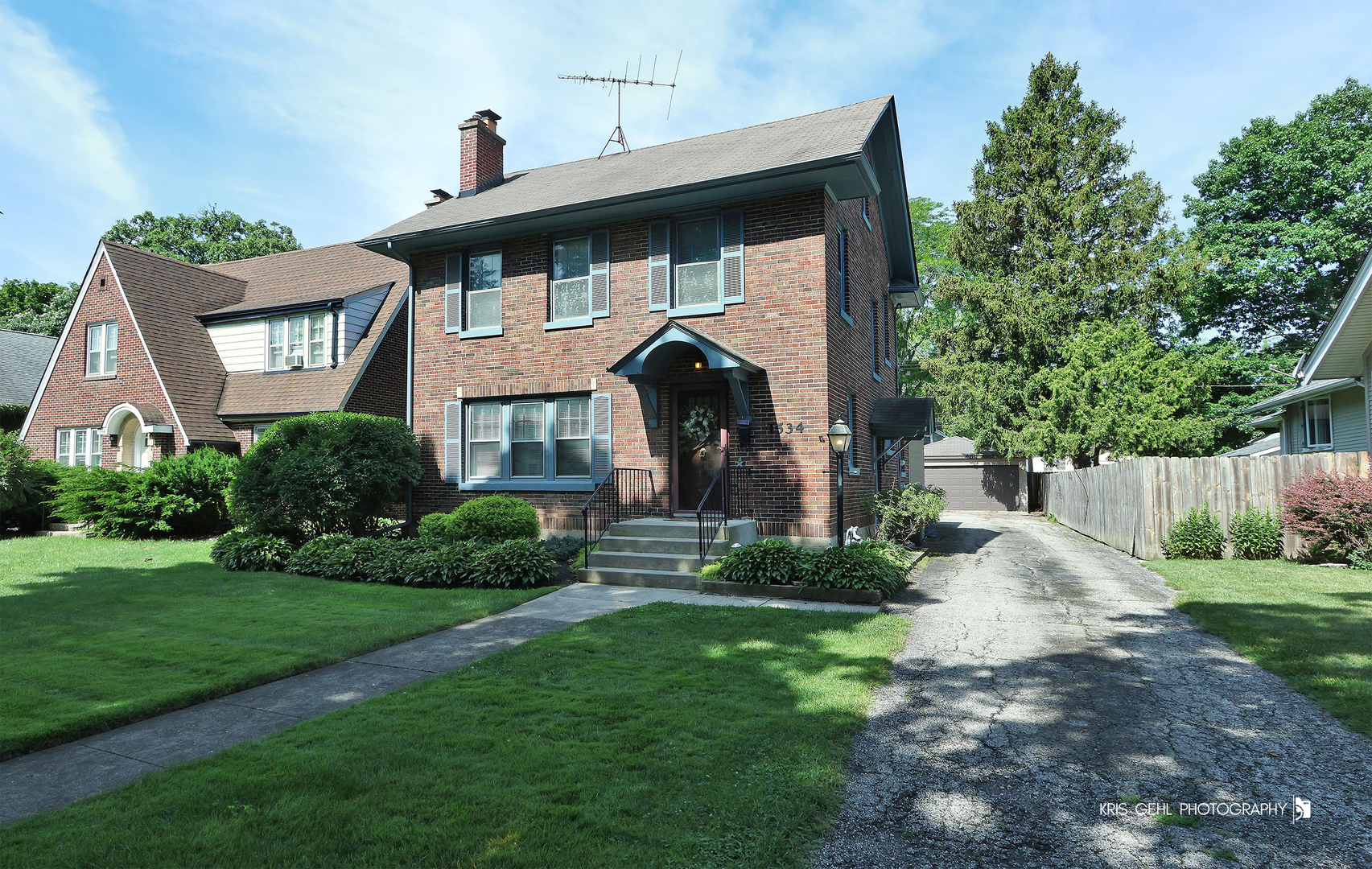1534 Henry Place