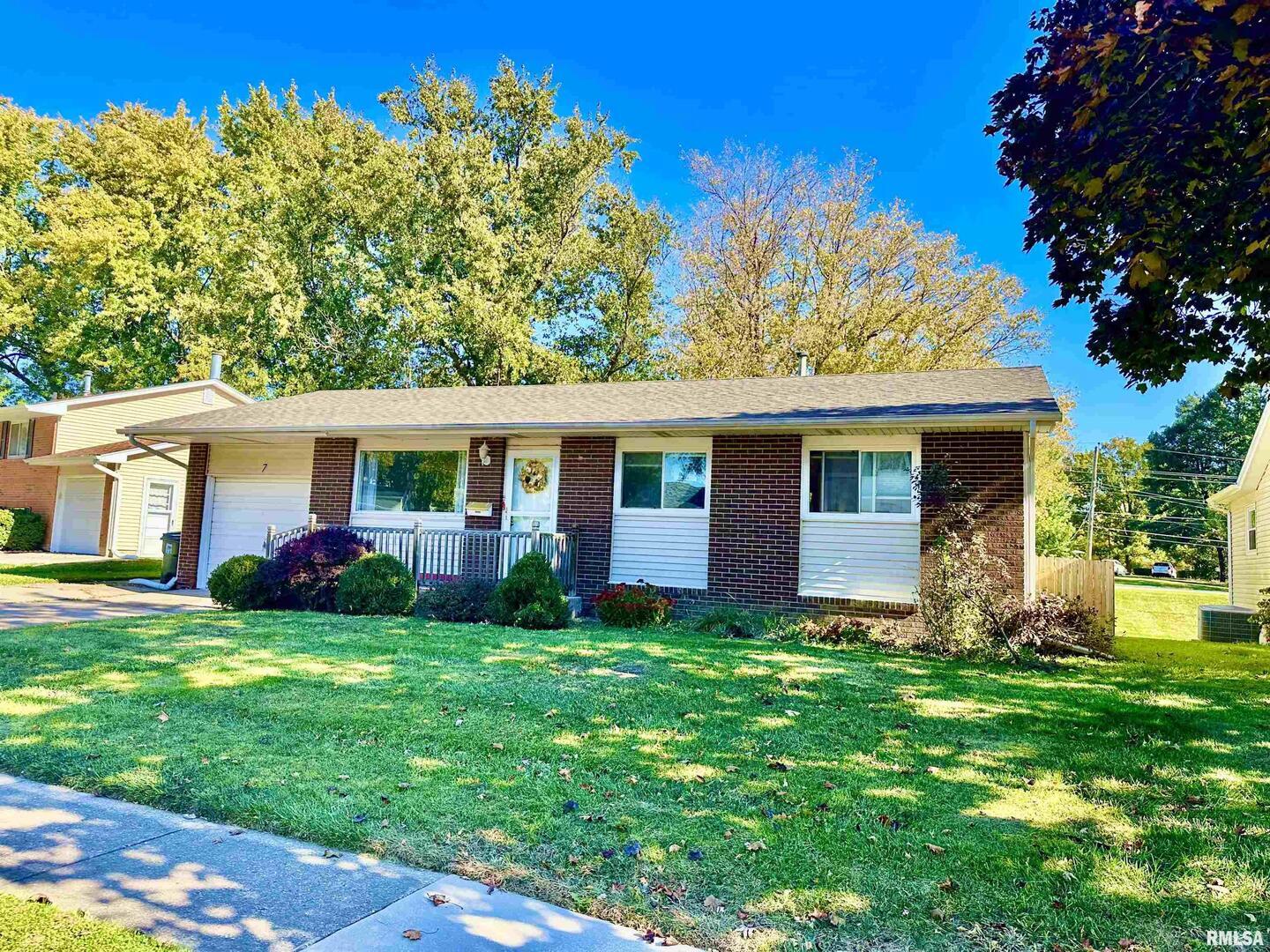 7 VISTA Court