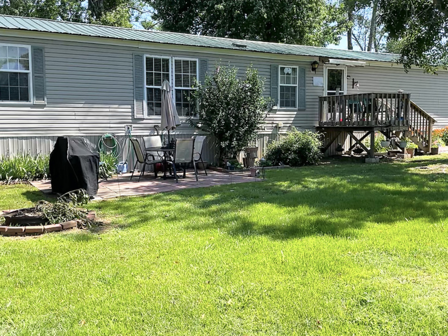 12 Fairgrounds Road