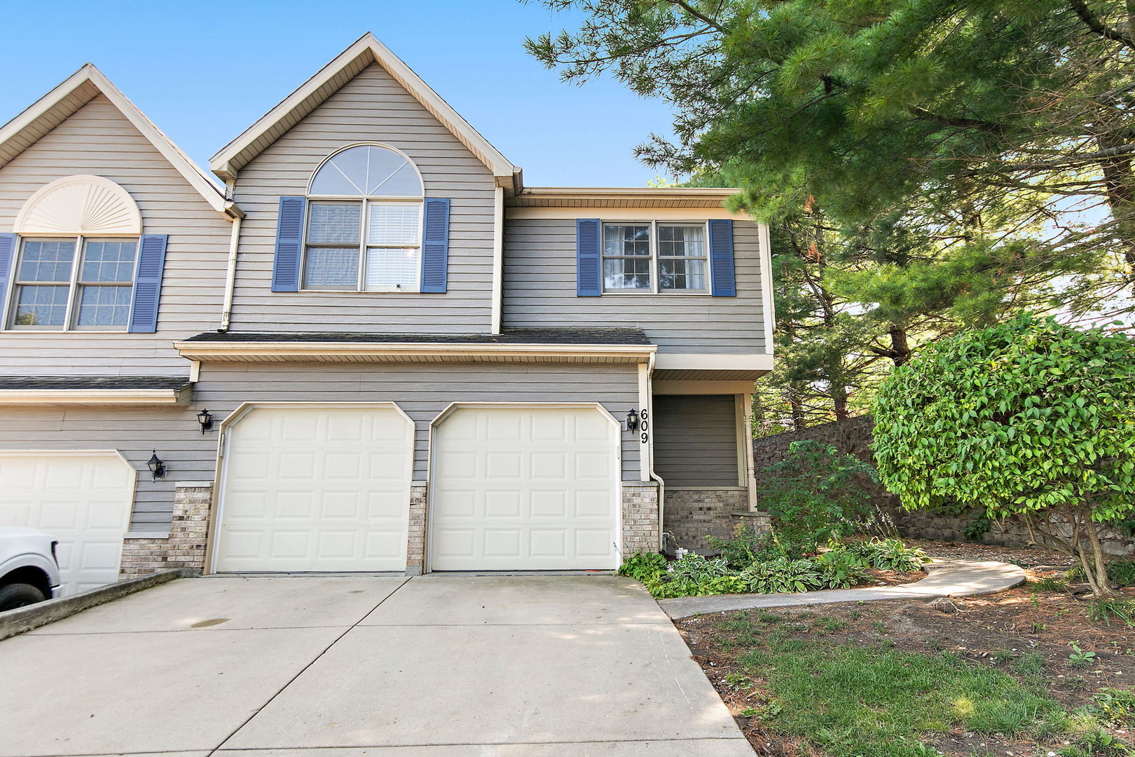 609 River Bluff Drive