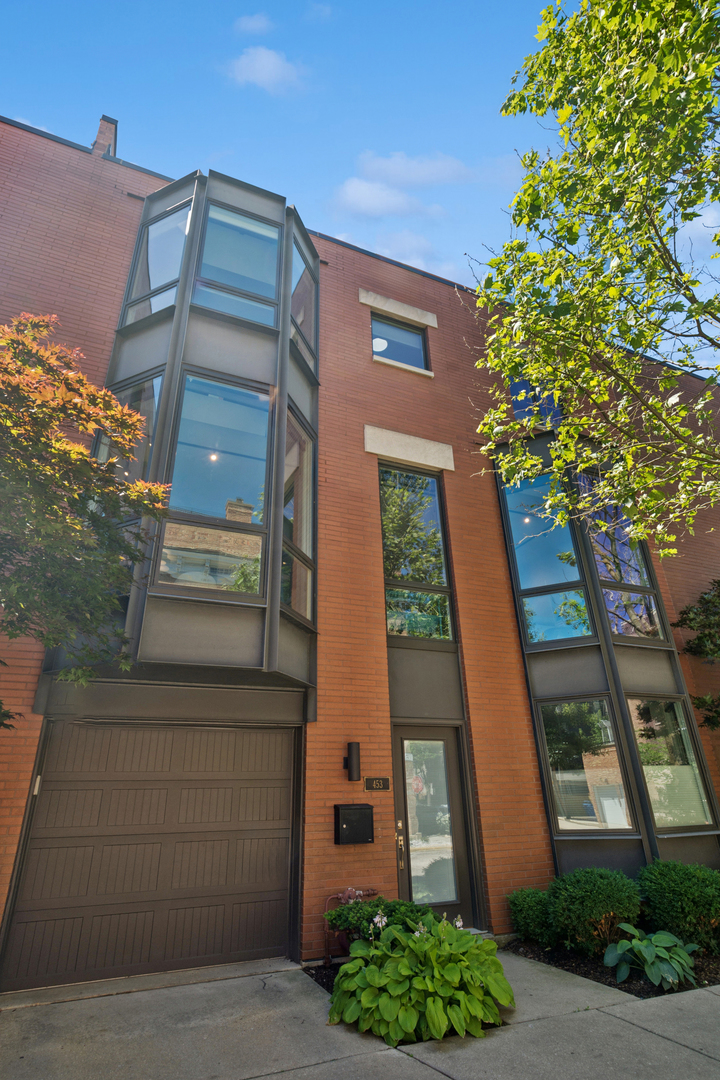453 Blackhawk Street