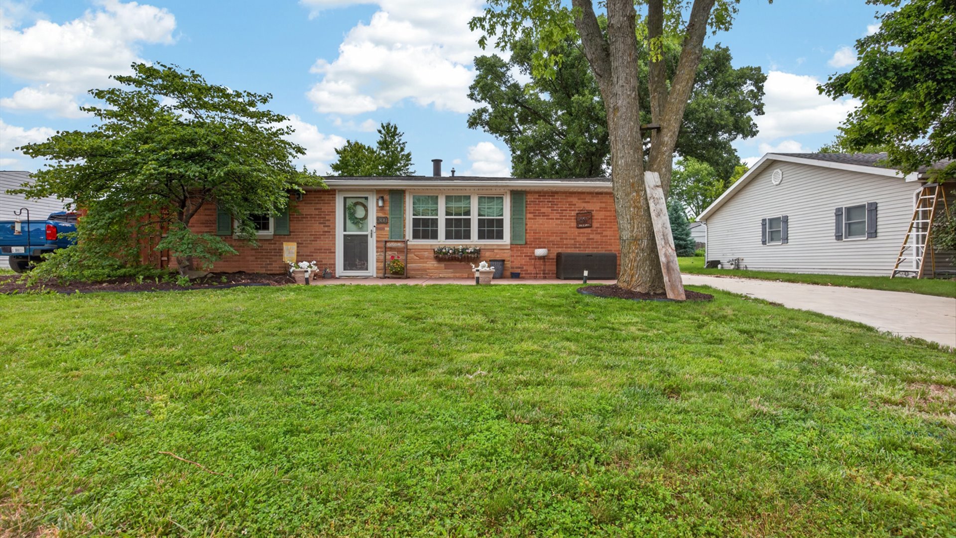 308 Oak Street