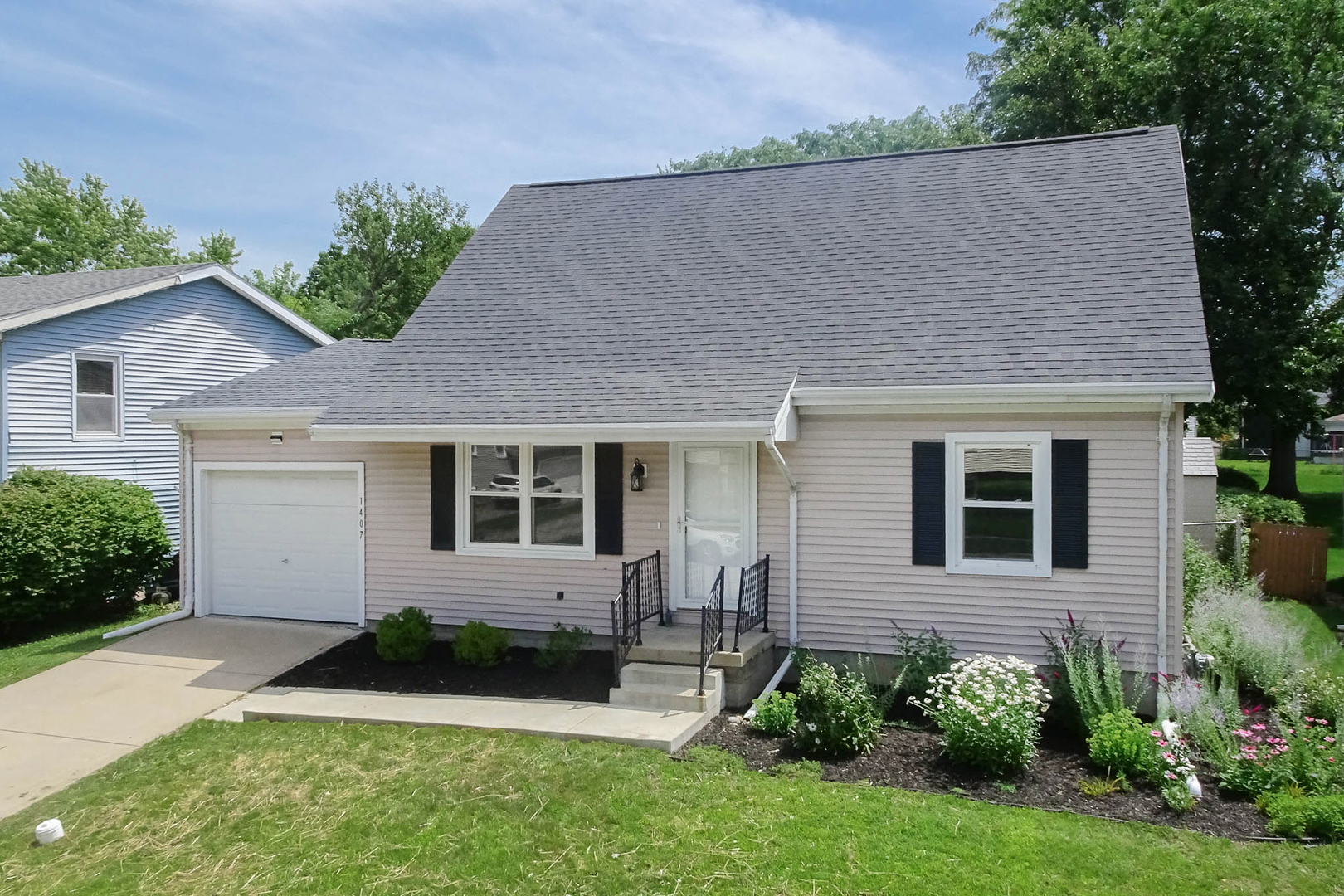 1407 Ridgeport Avenue
