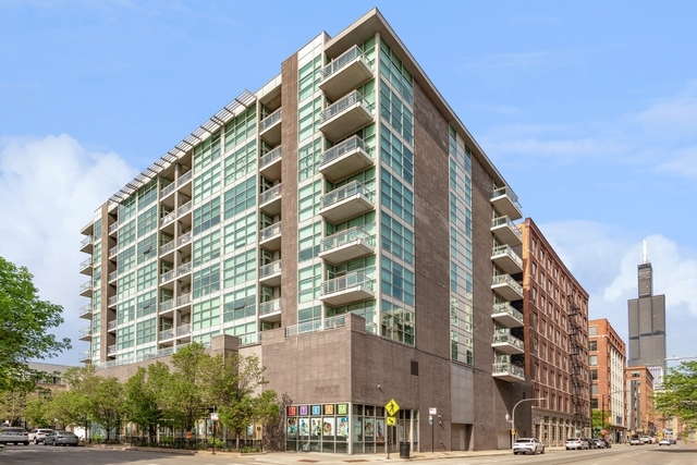 225 SANGAMON Street