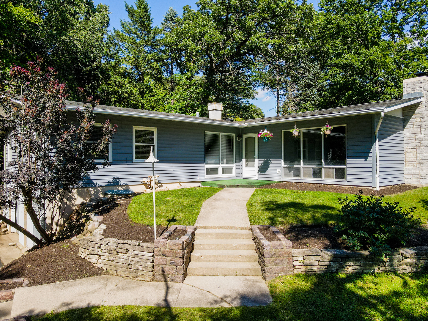 621 Hawthorne Court