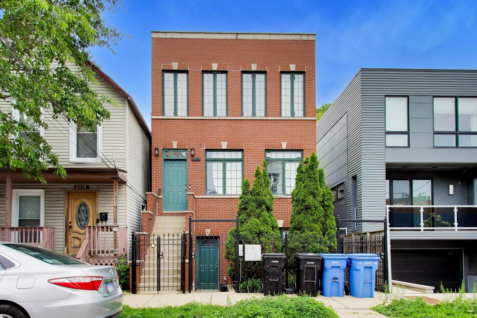 2779 HENRY Court