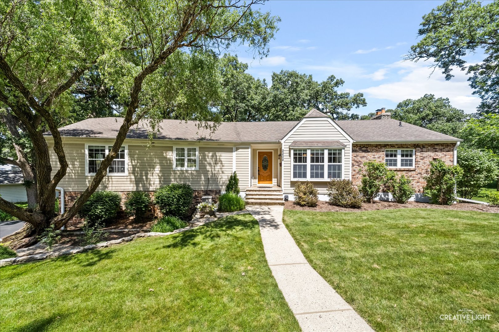 2202 COUNTRY KNOLL Lane